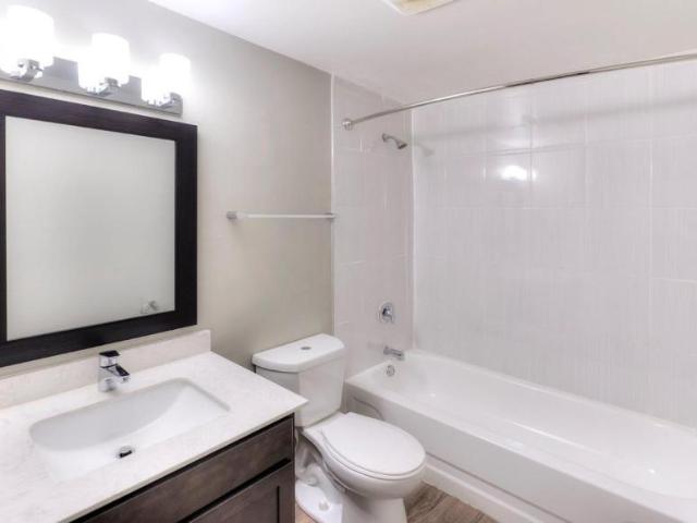 1 bedroom, Westmont IL 60559 105666773