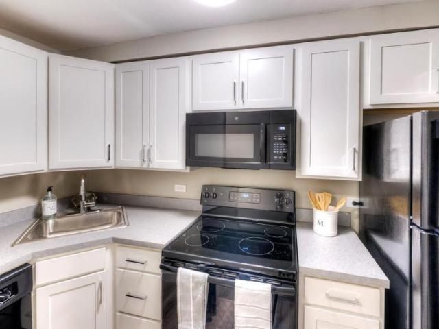 1 bedroom, Westmont IL 60559 LS105297606
