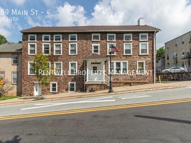 1 bedroom with a Den, Second Floor Apartment in Royersford, PA