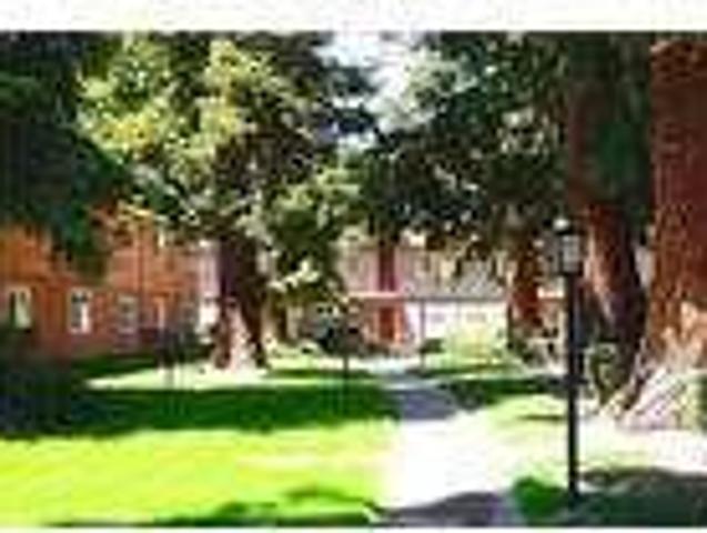 1 bedroom With all the apartments out there. Carport parking!