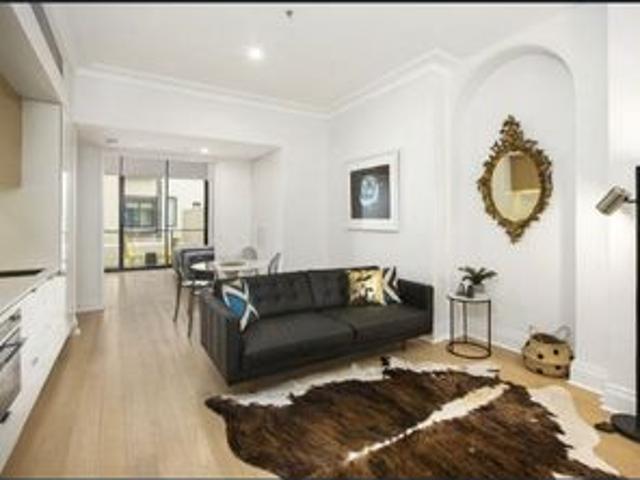 1 Bedroom with Big Study Fully Furnished Apartment in the heart of Potts Point