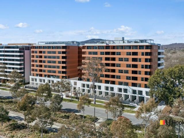 1 Bedroom With Own Courtyard at New Vermillion Complex