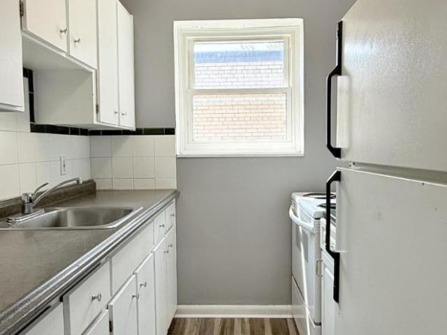 1 bedroom, Windsor ON N8X 1K7 105324059