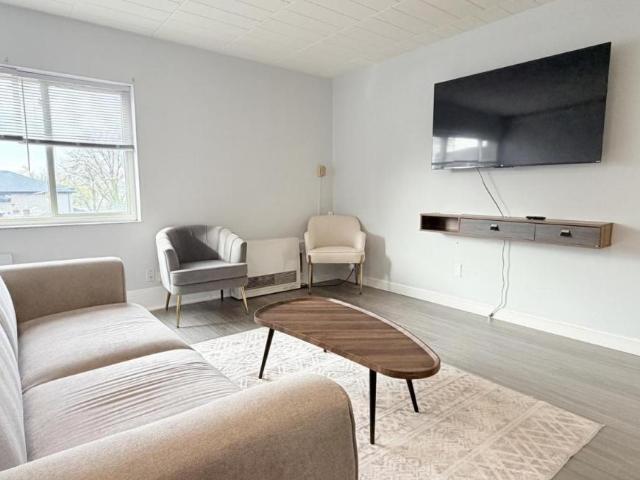 1 bedroom, Windsor ON N8X 2P8 105324062