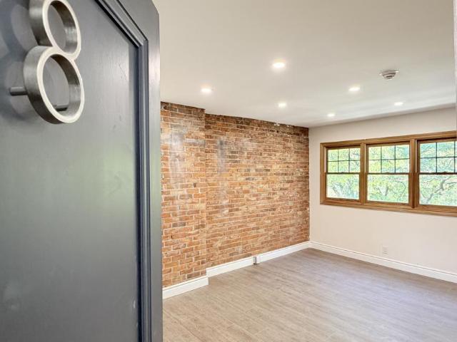 1 bedroom, Windsor ON N9A 4J4 LS104937331