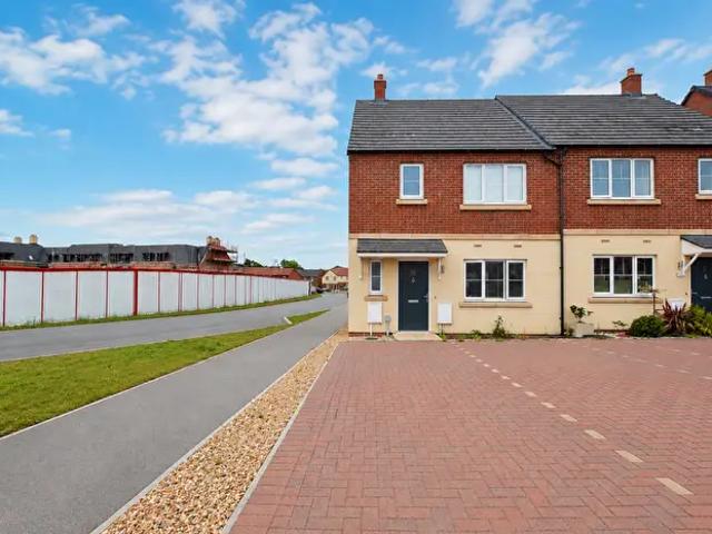 1 Bedroom Town House To Rent In Richards Street, Raunds, NN9