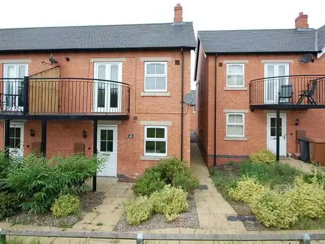 1 bedroom town house for rent in St Martins Close, Derbyshire.