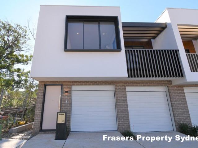 1 BEDROOM TOWNHOME WITH LOCK UP GARAGE AT ED.SQUARE