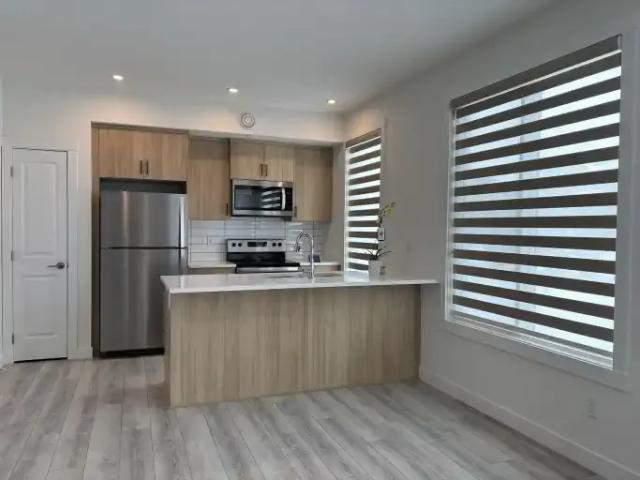 1 Bedroom Townhouse Calgary AB 104183320