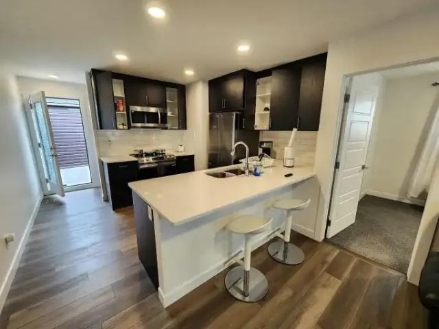 1 Bedroom Townhouse Calgary AB 104957554