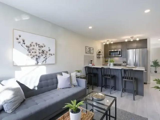 1 Bedroom Townhouse Calgary AB 104985315