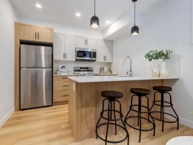 1 Bedroom Townhouse Calgary AB 100974944