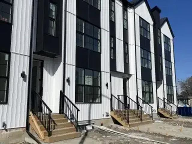 1 Bedroom Townhouse Edmonton AB LS102846348