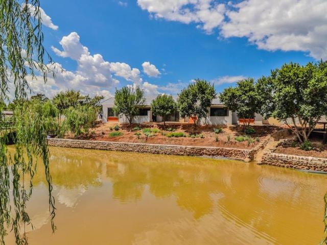 1 Bedroom Townhouse For Sale in Melodie