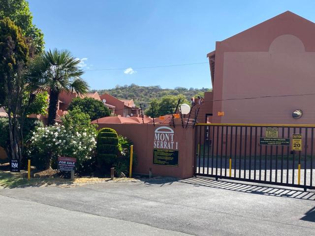 1 Bedroom Townhouse For Sale in Meyersdal