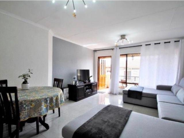 1 Bedroom Townhouse For Sale in Meyersdal