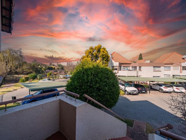 1 Bedroom Townhouse For Sale in Bedford Gardens