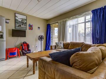 1 Bedroom Townhouse For Sale in Kempton Park AH