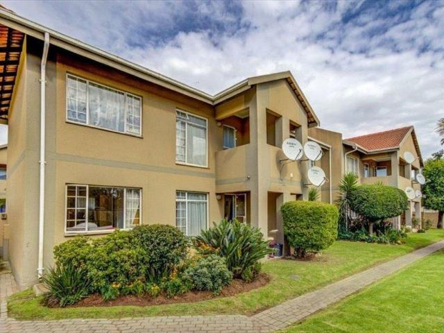 1 Bedroom Townhouse For Sale in Kempton Park AH