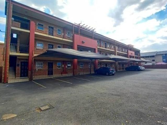 1 Bedroom Townhouse For Sale in Kempton Park Central