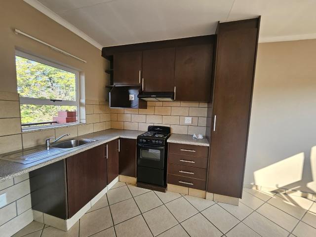 1 Bedroom Townhouse For Sale in Kempton Park Ext 1