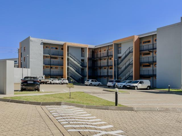 1 Bedroom Townhouse For Sale in Protea Glen