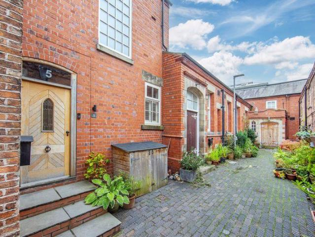 1 bedroom townhouse for sale