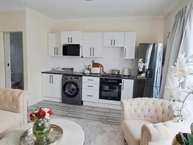 1 Bedroom Townhouse in Mount Pleasant