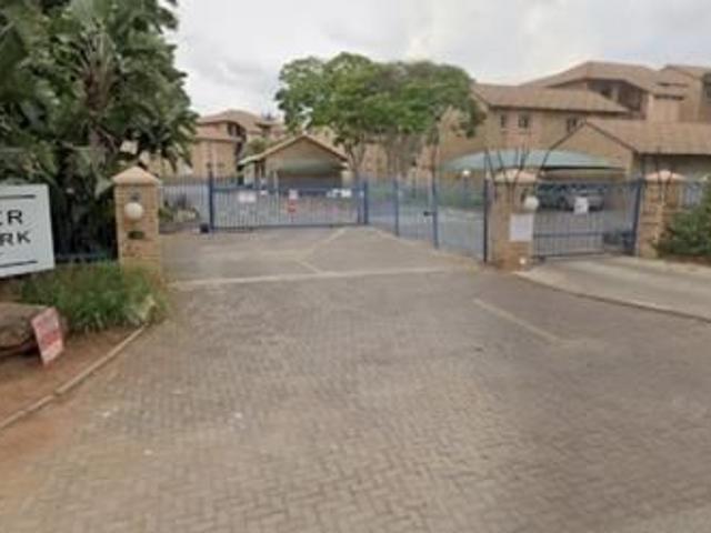 1 Bedroom Townhouse in Die Hoewes
