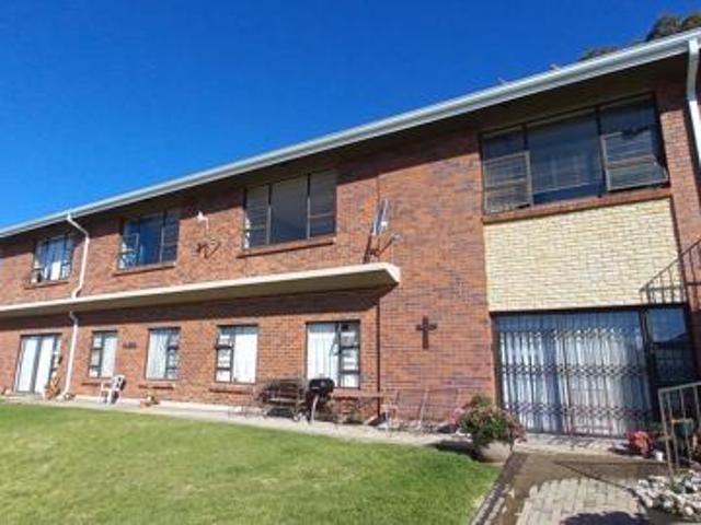 1 Bedroom Townhouse in Eureka