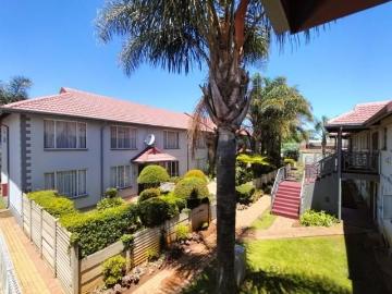 1 Bedroom Townhouse in Glen Marais