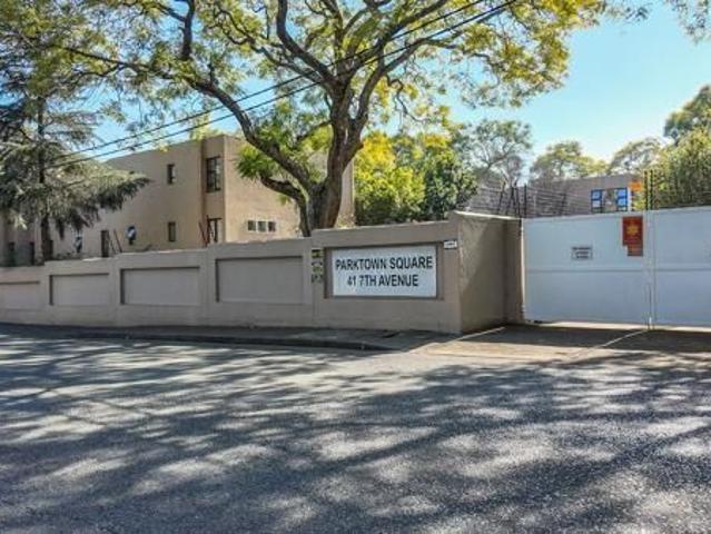 1 Bedroom Townhouse in Parktown North