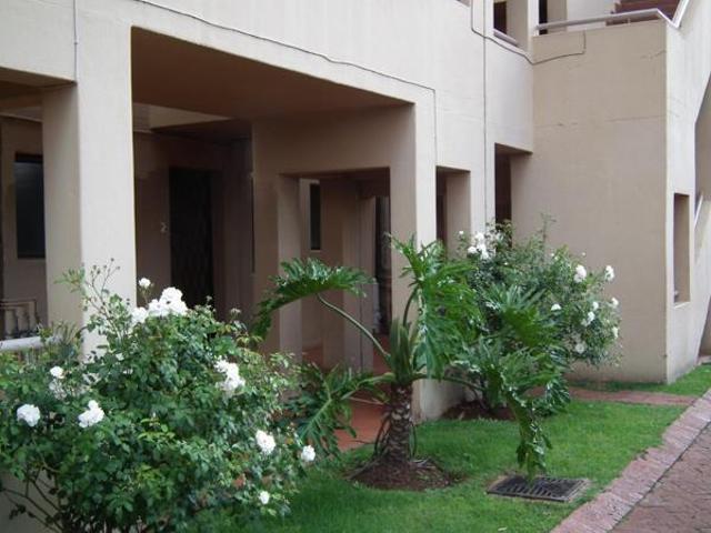 1 Bedroom Townhouse in Weltevreden Park