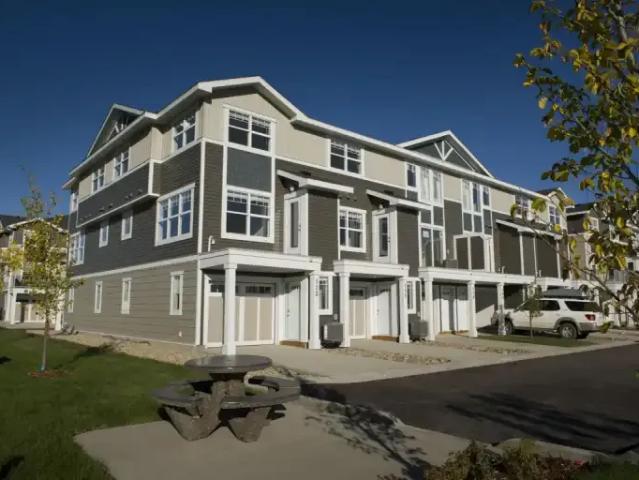 1 Bedroom Townhouse Saskatoon SK 100119774