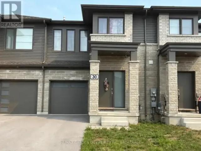 1 Bedroom Townhouse Welland ON 104362849