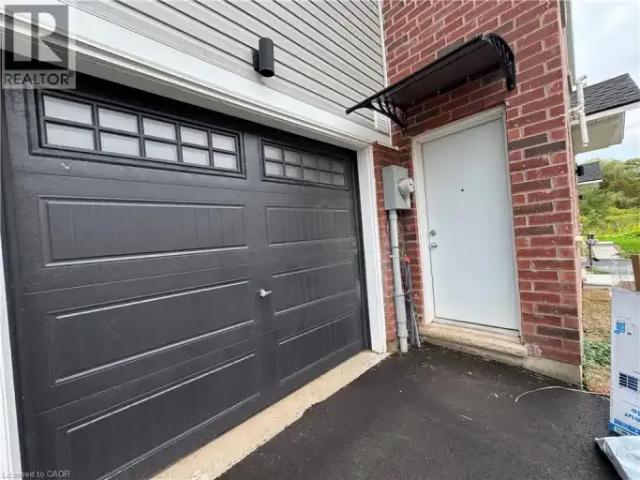 1 Bedroom Townhouse Welland ON 105395002
