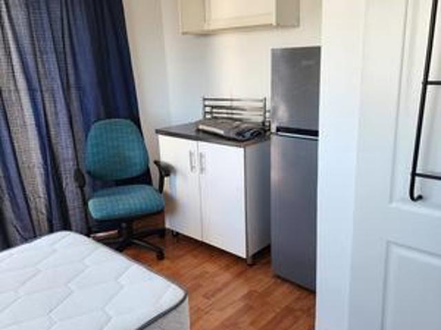 1 bedroom to let shared accomodation