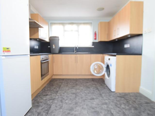 1 Bedroom To Rent in Unit 1 Second Floor 22 Ashgrove Road, Ilford, IG3