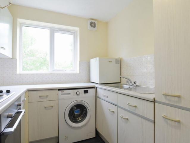 1 Bedroom To Rent in Fenman Gardens, Ilford, IG3