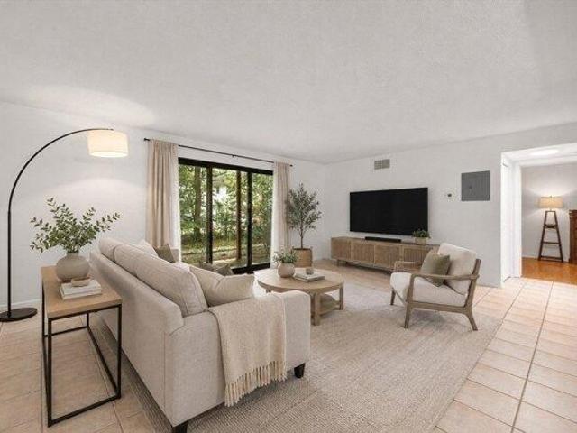 1 bedroom, Taunton MA 02780 104807827