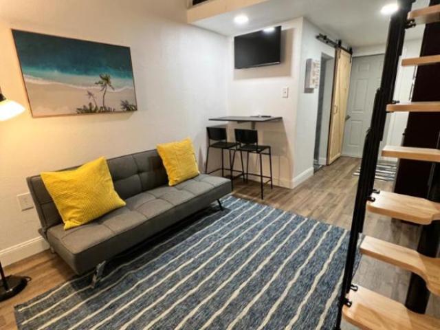 1 bedroom, Tampa FL 33607 105901296
