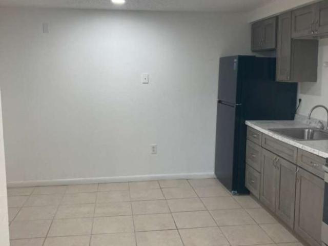 1 bedroom, Tampa FL 33613 106241898
