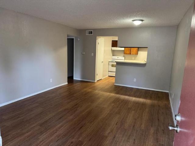 1 bedroom, Texarkana TX 75503 102541485