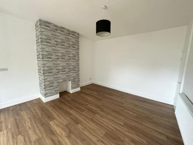 1 Bedroom Terrace Property in Morley LS27
