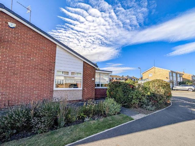 1 bedroom terraced bungalow for sale
