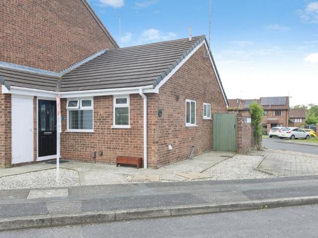 1 bedroom terraced bungalow for sale