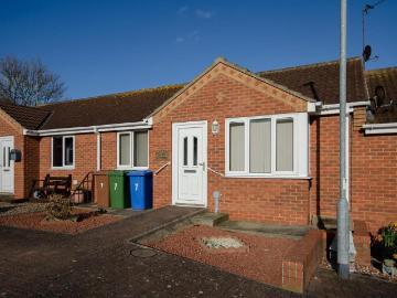 1 bedroom terraced bungalow for sale