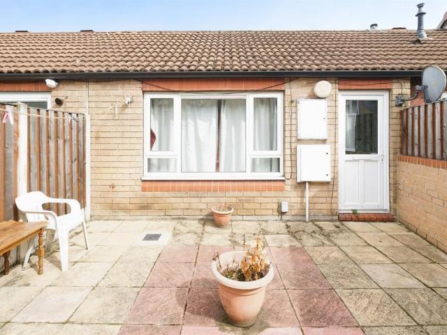 1 bedroom terraced bungalow for sale