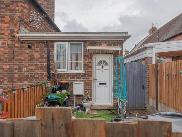 1 bedroom terraced bungalow for sale