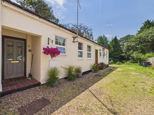 1 bedroom terraced bungalow for sale